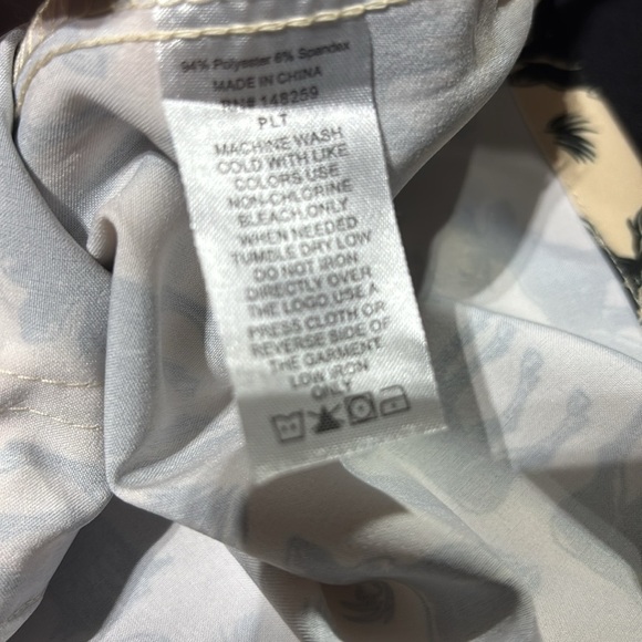 Revel Bobby Timberline Scrub,v-neck,hip pockets,1 double,slit sides,Moose,logs - Picture 9 of 10